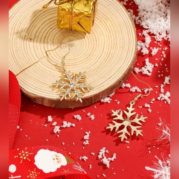 Christmas Snowflake - Picture 2 of 4